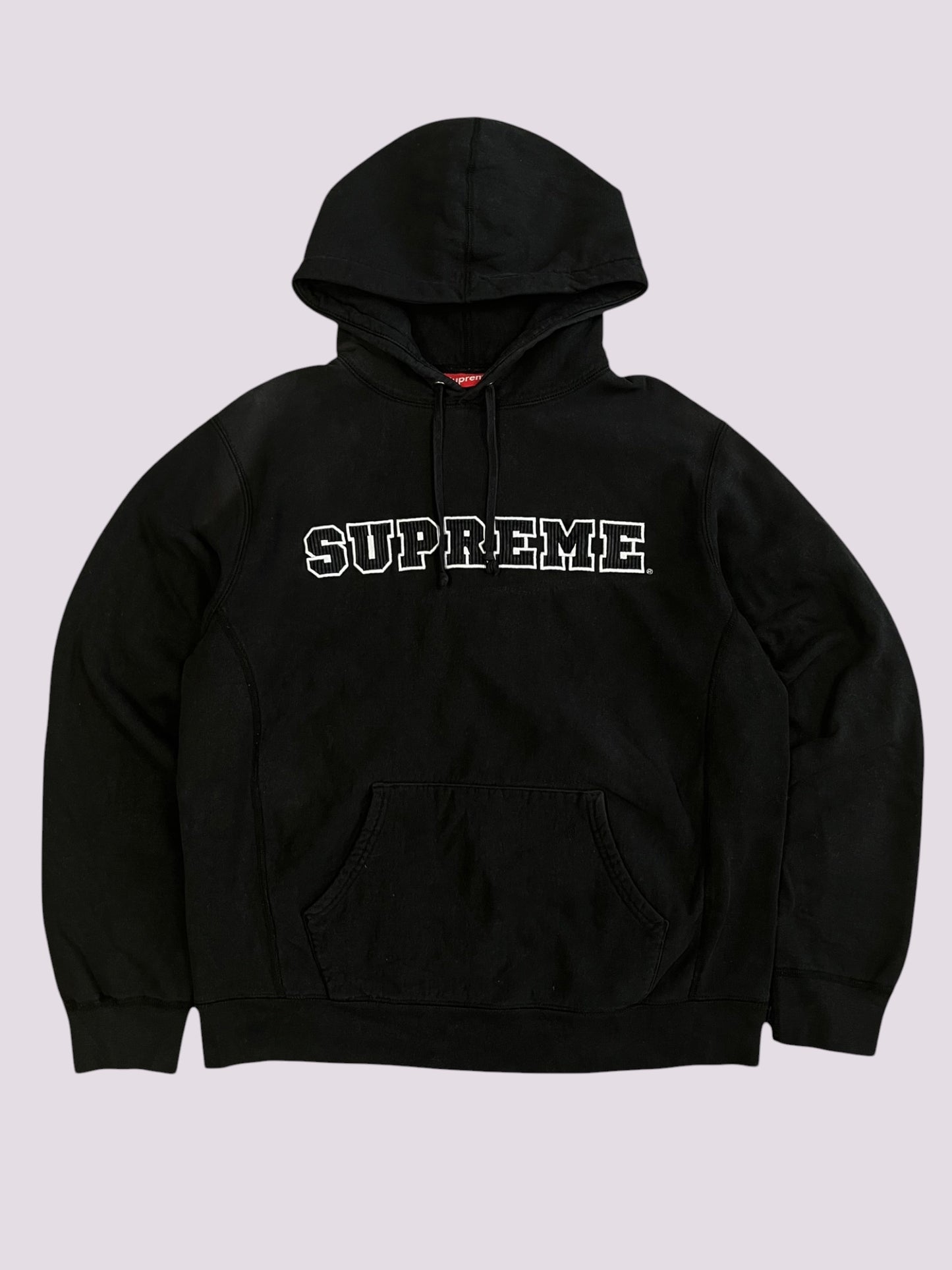Supreme Logo Hoodie Schwarz